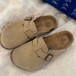 Birkenstock Boston Clog Suede Taupe